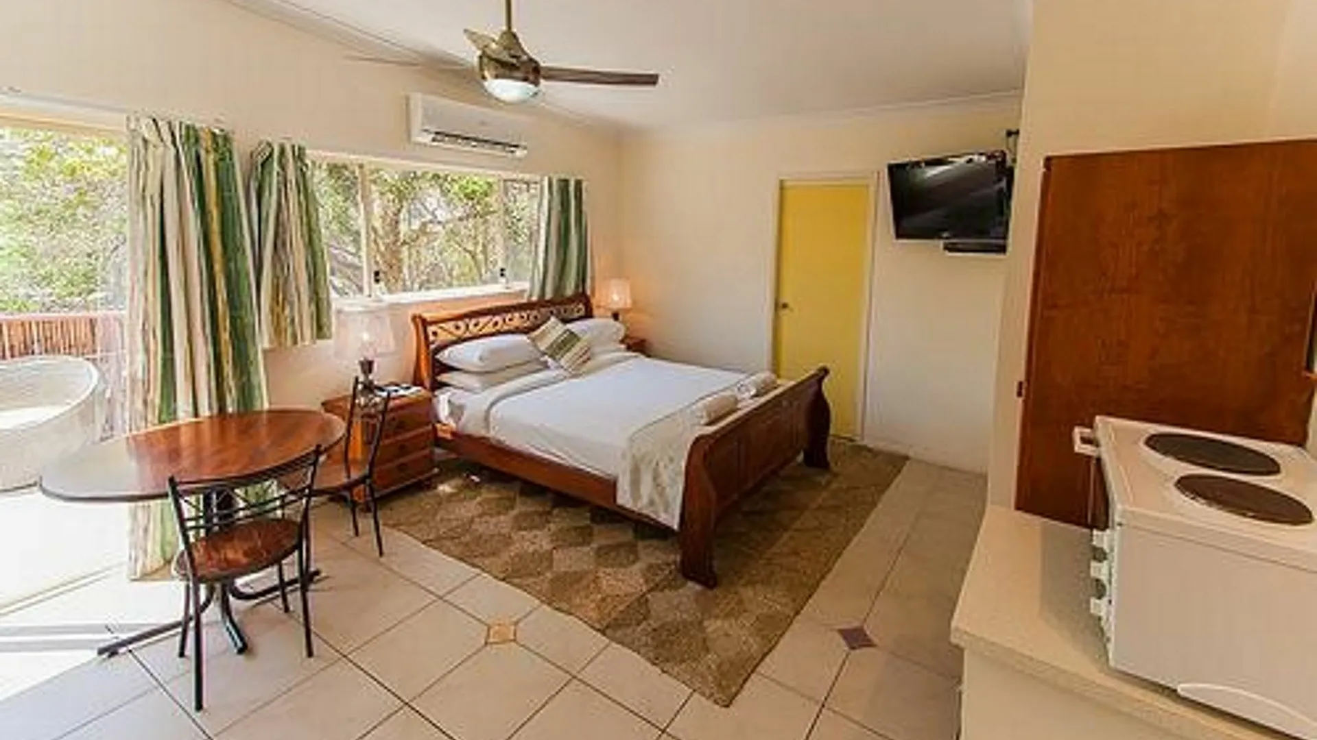 Wake Up! Byron Bay Hostel