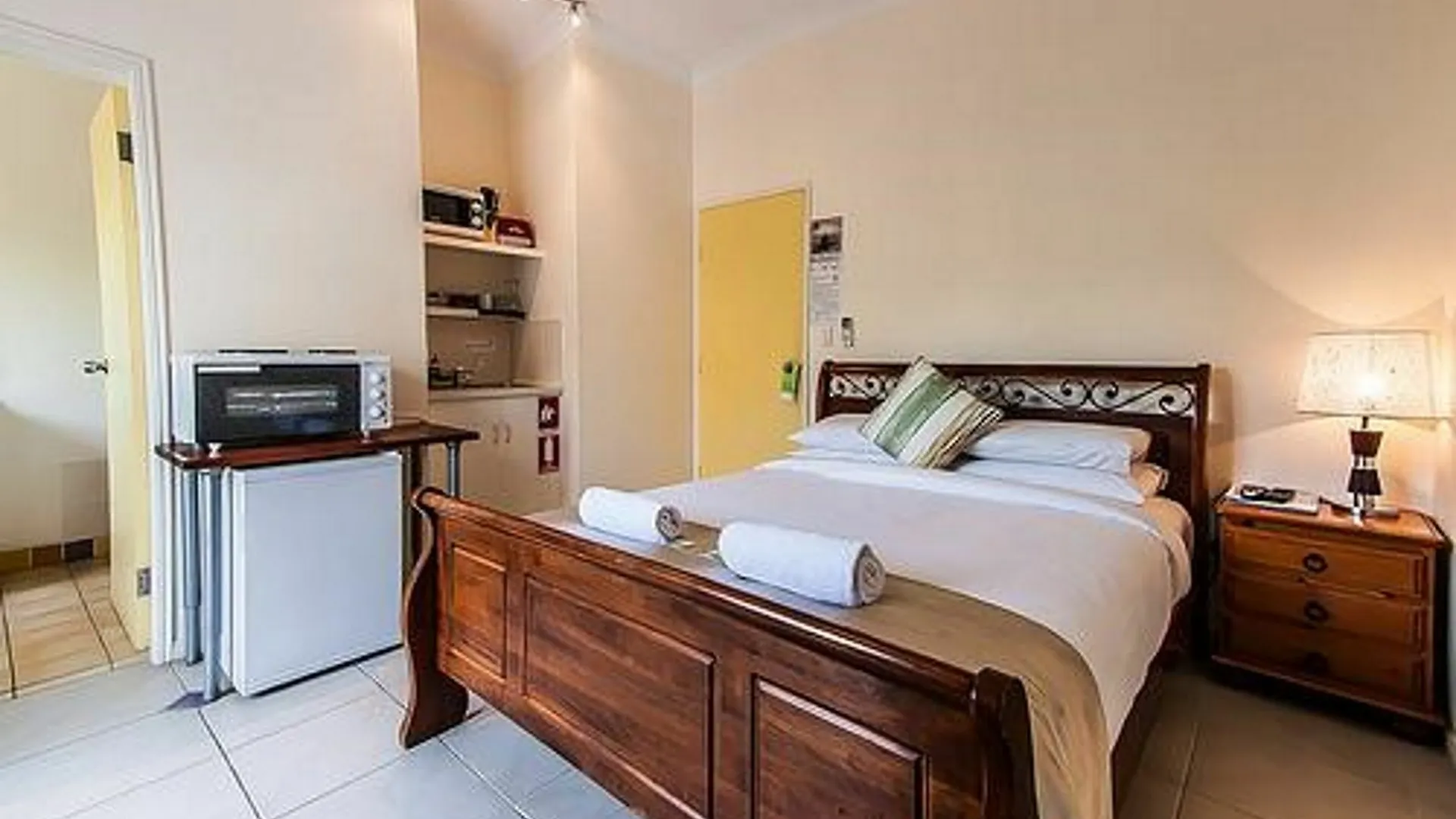 Wake Up! Byron Bay Hostel